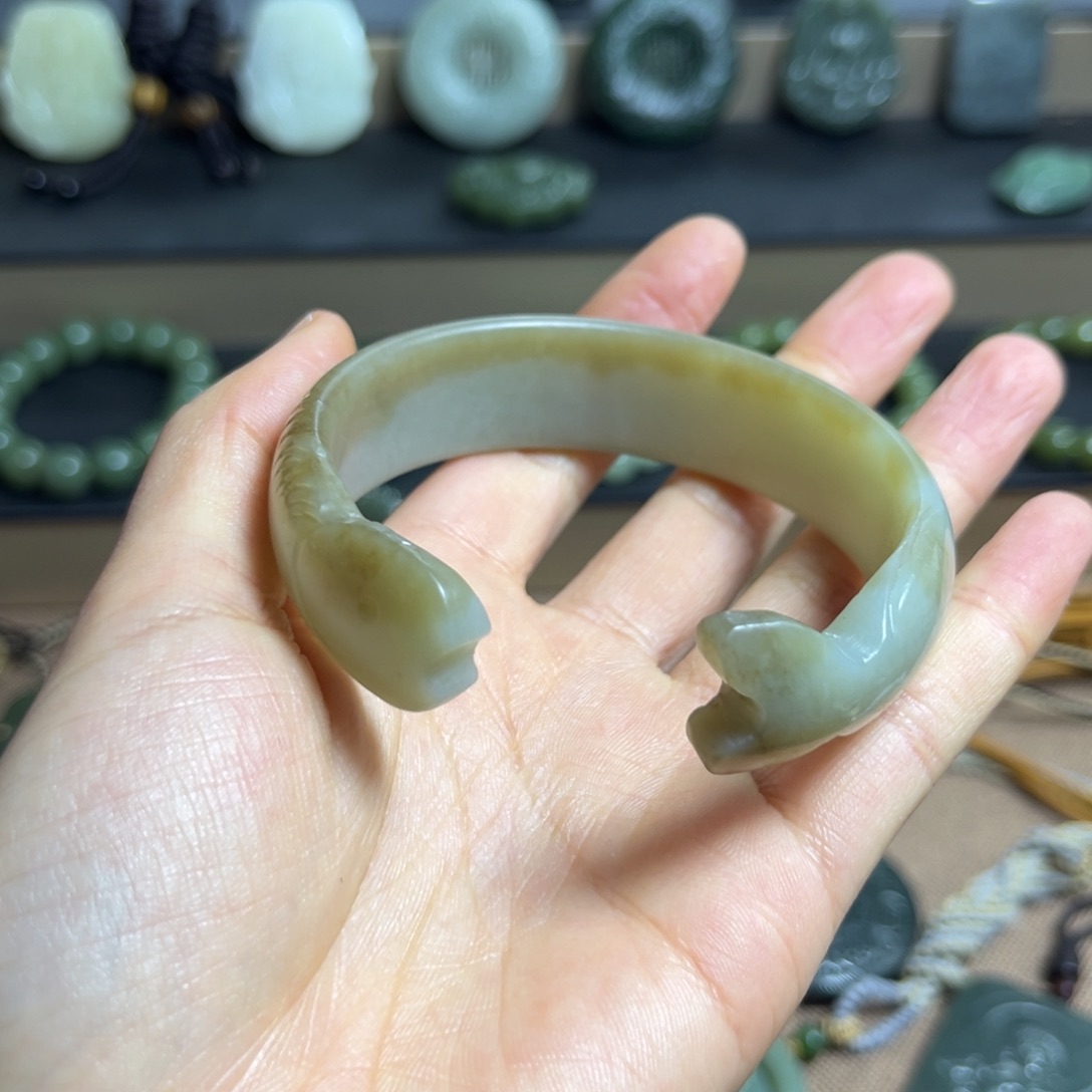 和田玉未镶嵌颈饰o61