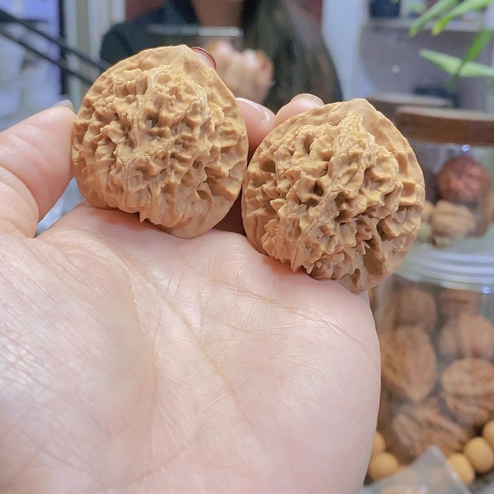 【闪购商品】文玩核桃把件41乾隆纹红皮