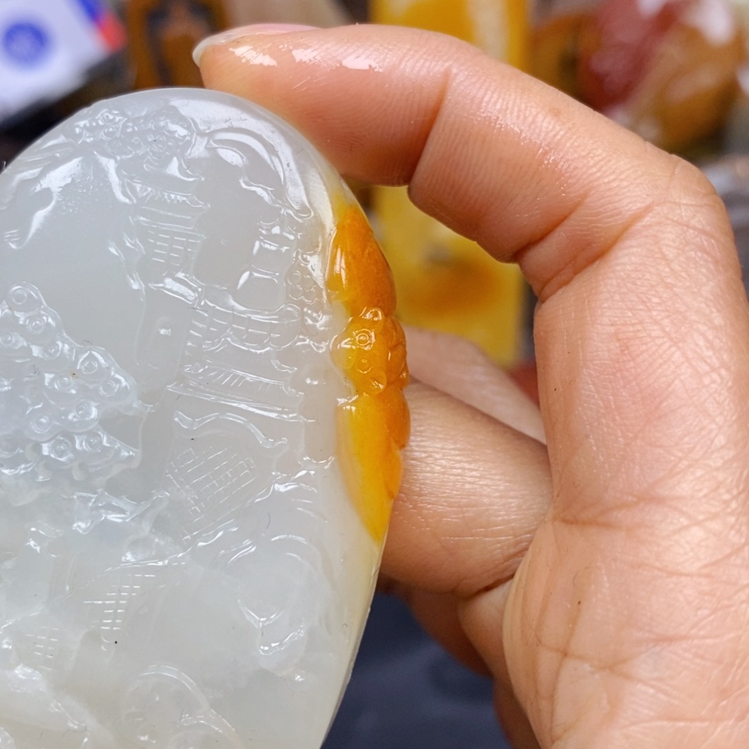 石英质玉（黄龙玉）颈饰未镶嵌