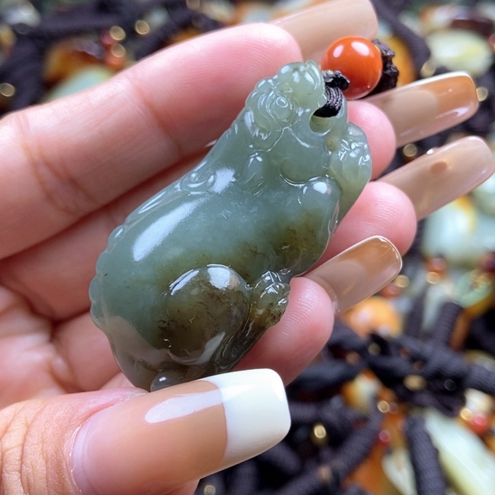 和田玉颈饰未镶嵌