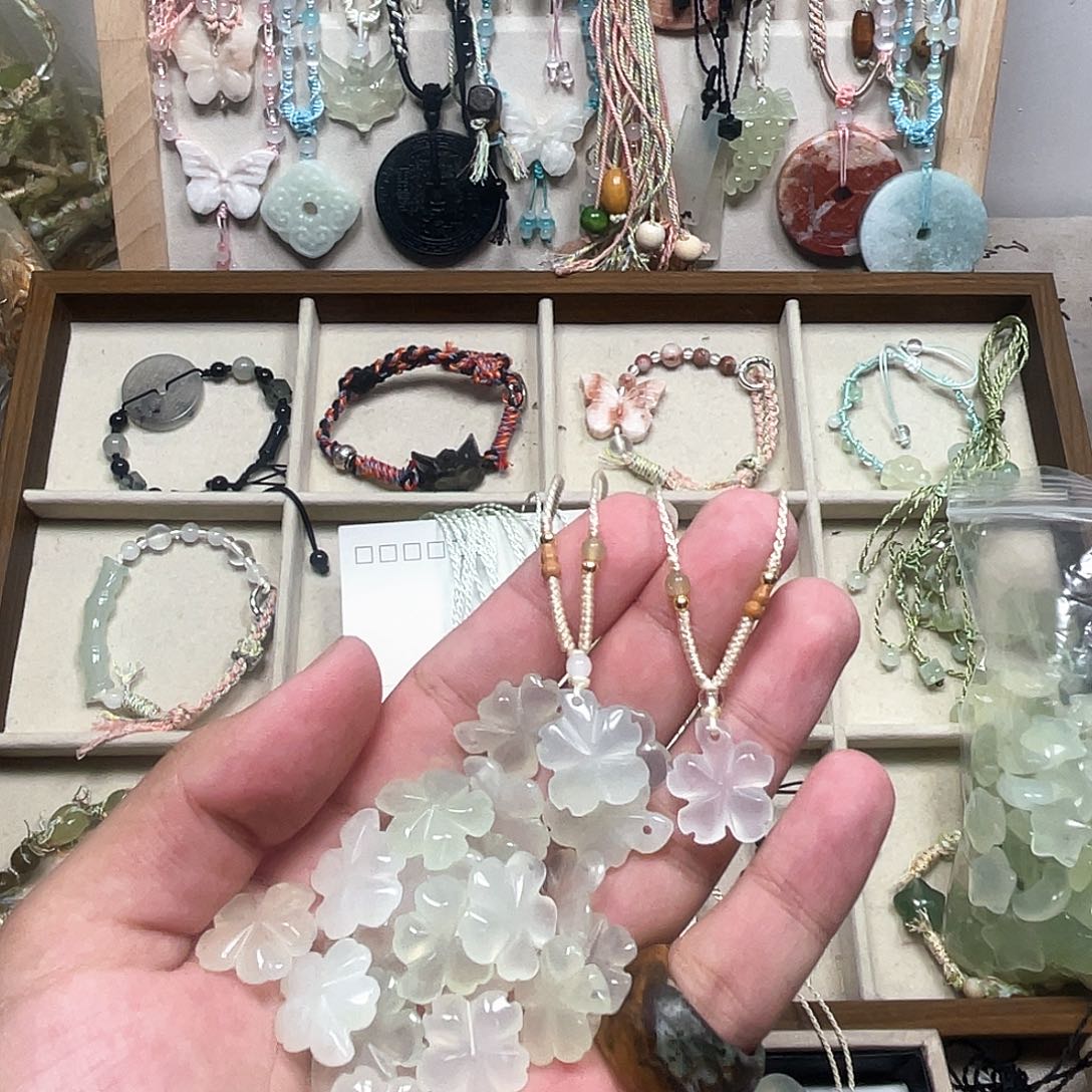 蛇纹石玉合金颈饰