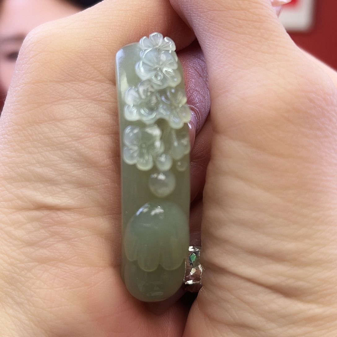 和田玉手链未镶嵌梅花兔