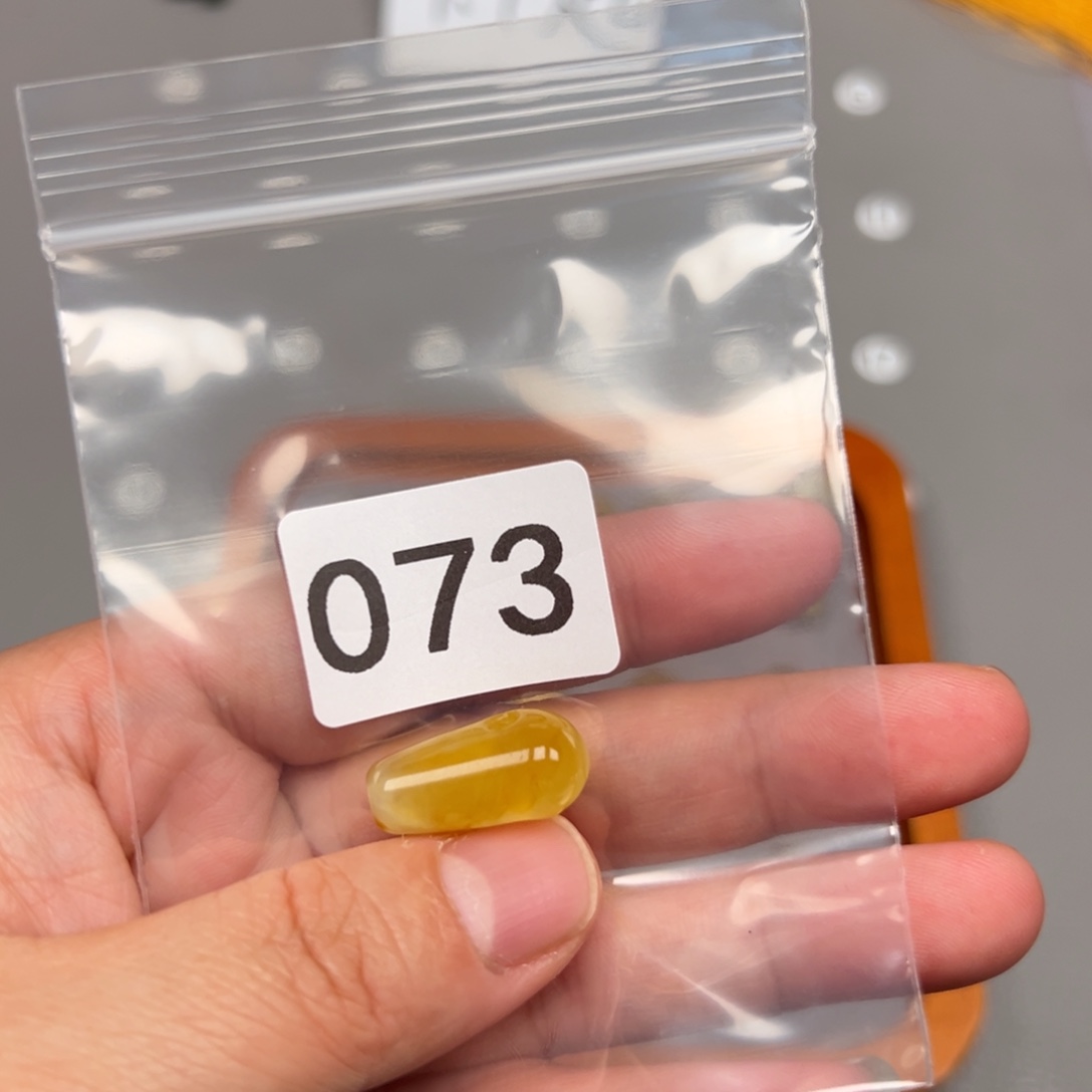 未镶嵌蛇纹石玉颈饰非***.