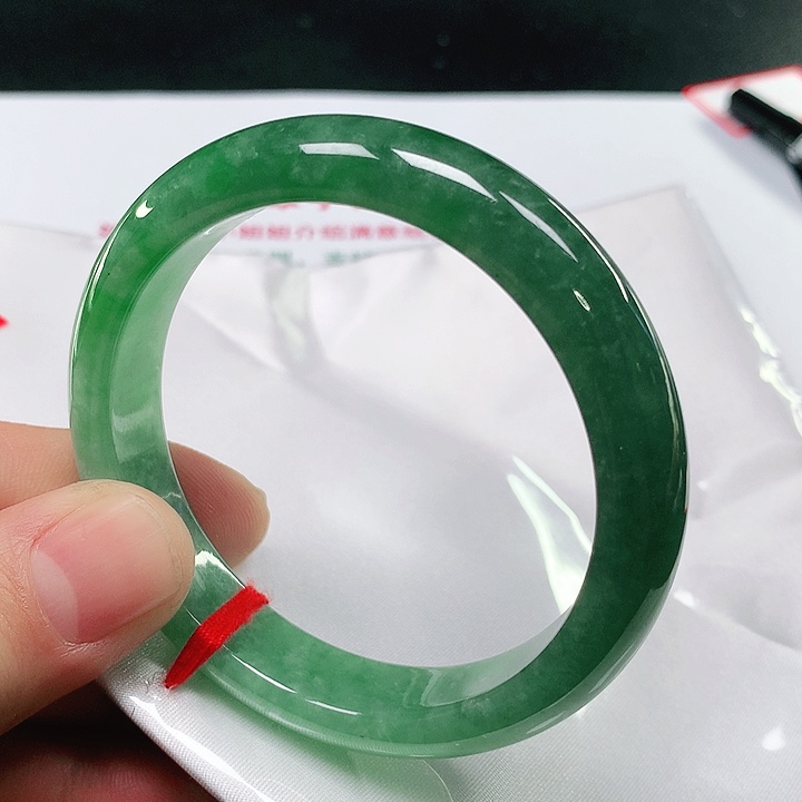 翡翠手镯未镶嵌翡翠手镯未镶嵌