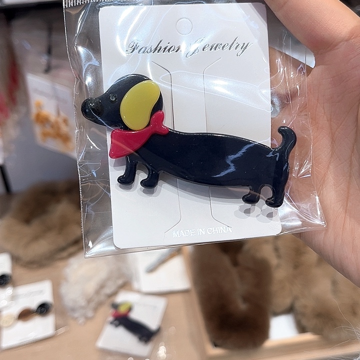 皮质铁合金腊肠狗