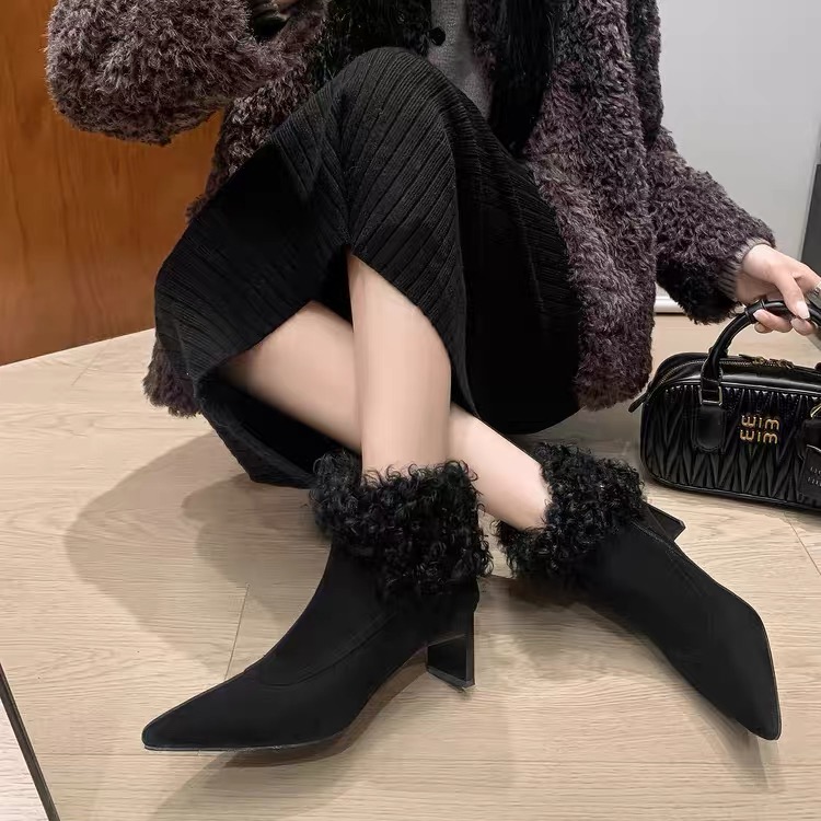 C9800 黑色 时尚气质2025新款舒适女百搭时装靴子