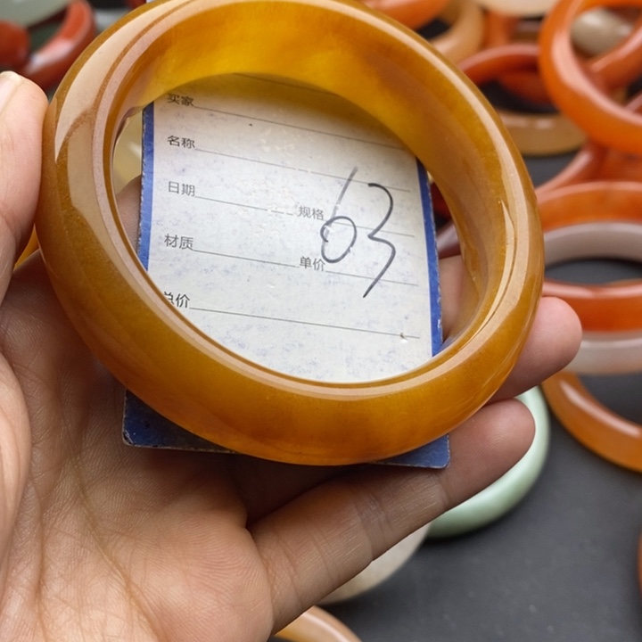 未镶嵌手镯石英质玉