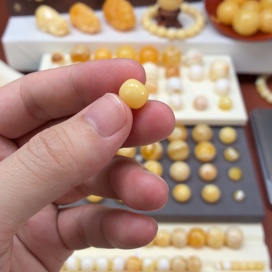 琥珀未镶嵌珠宝奇石