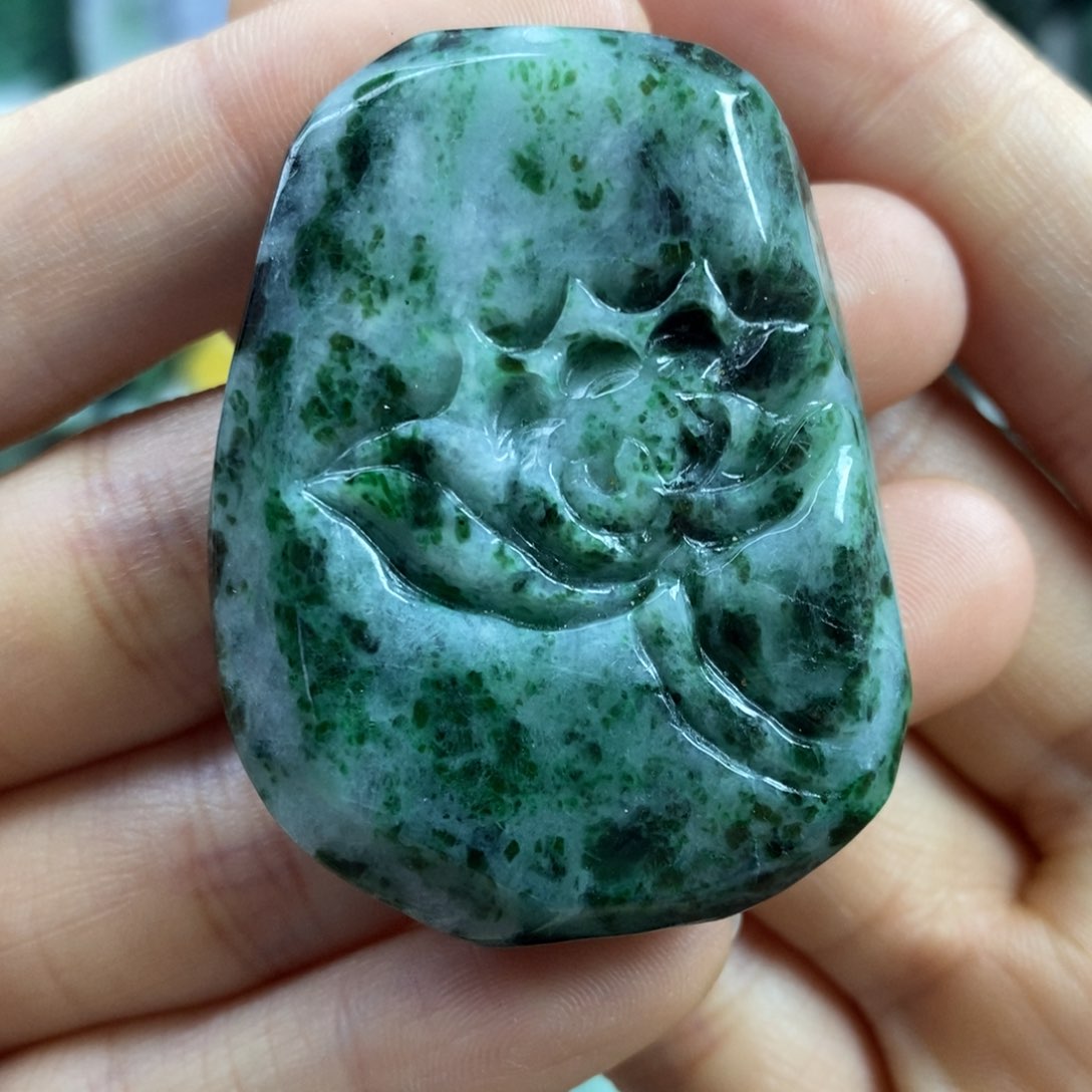 翡翠颈饰未镶嵌吊坠