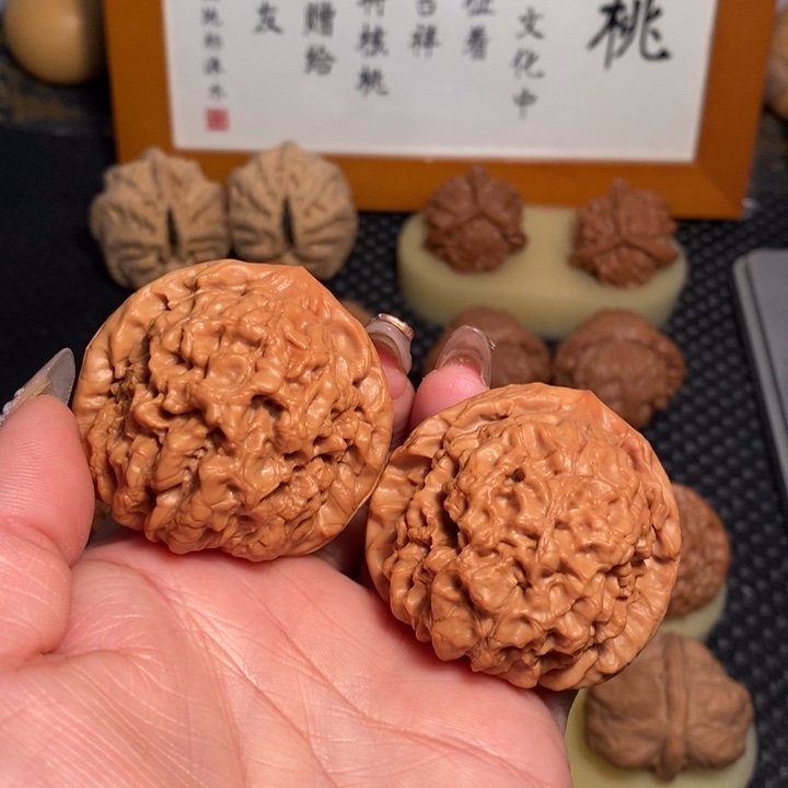 文玩核桃把件46龙鼎