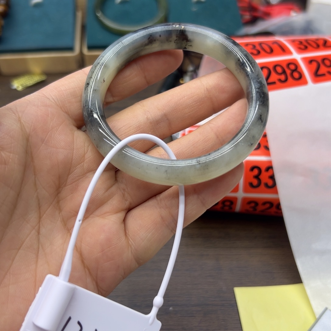 和田玉未镶嵌手镯55.9圈围298