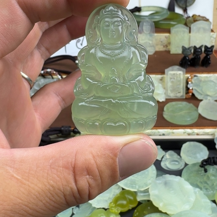 蛇纹石玉未镶嵌颈饰