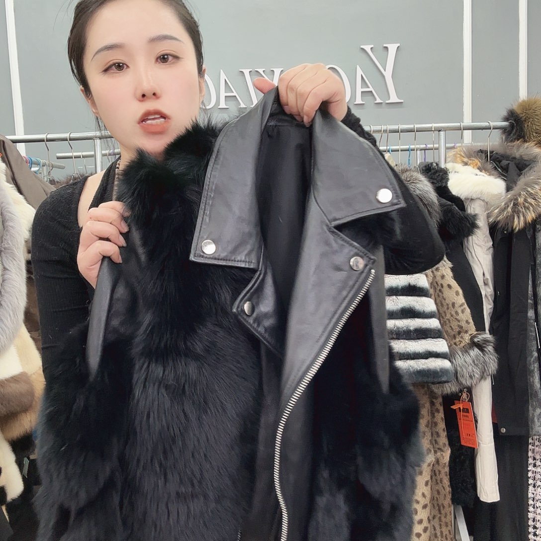 姚小妖家高端皮草