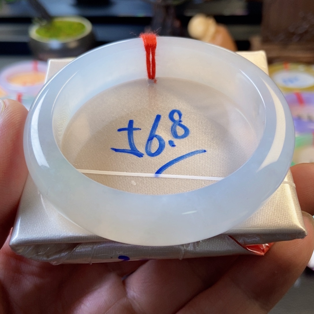 翡翠未镶嵌手镯14、种水正圈