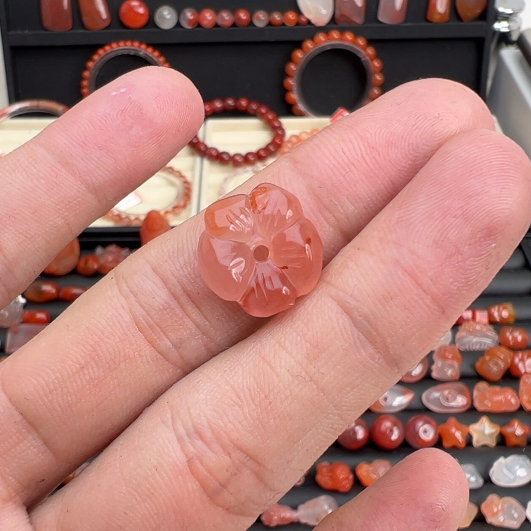 南红玛瑙未镶嵌颈饰有钱花