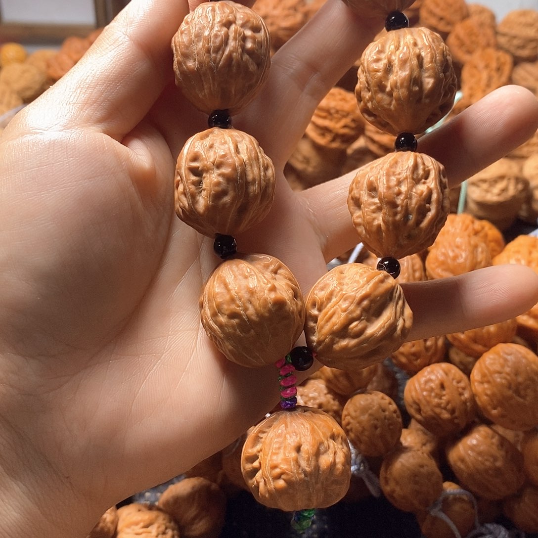 文玩核桃吊坠宗*哥金蟾背