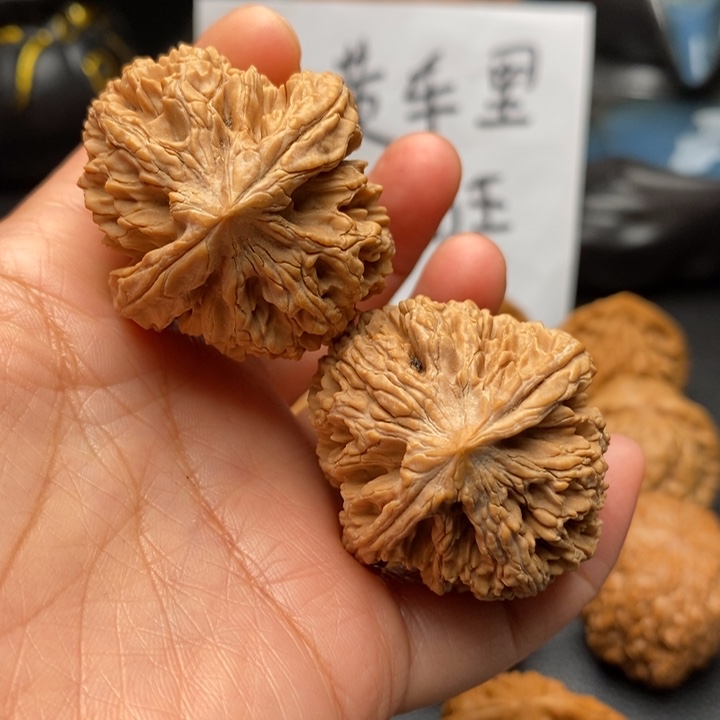 文玩核桃吊坠九尾狐38尺
