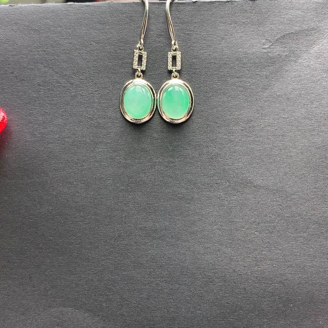 石英质玉耳坠未镶嵌