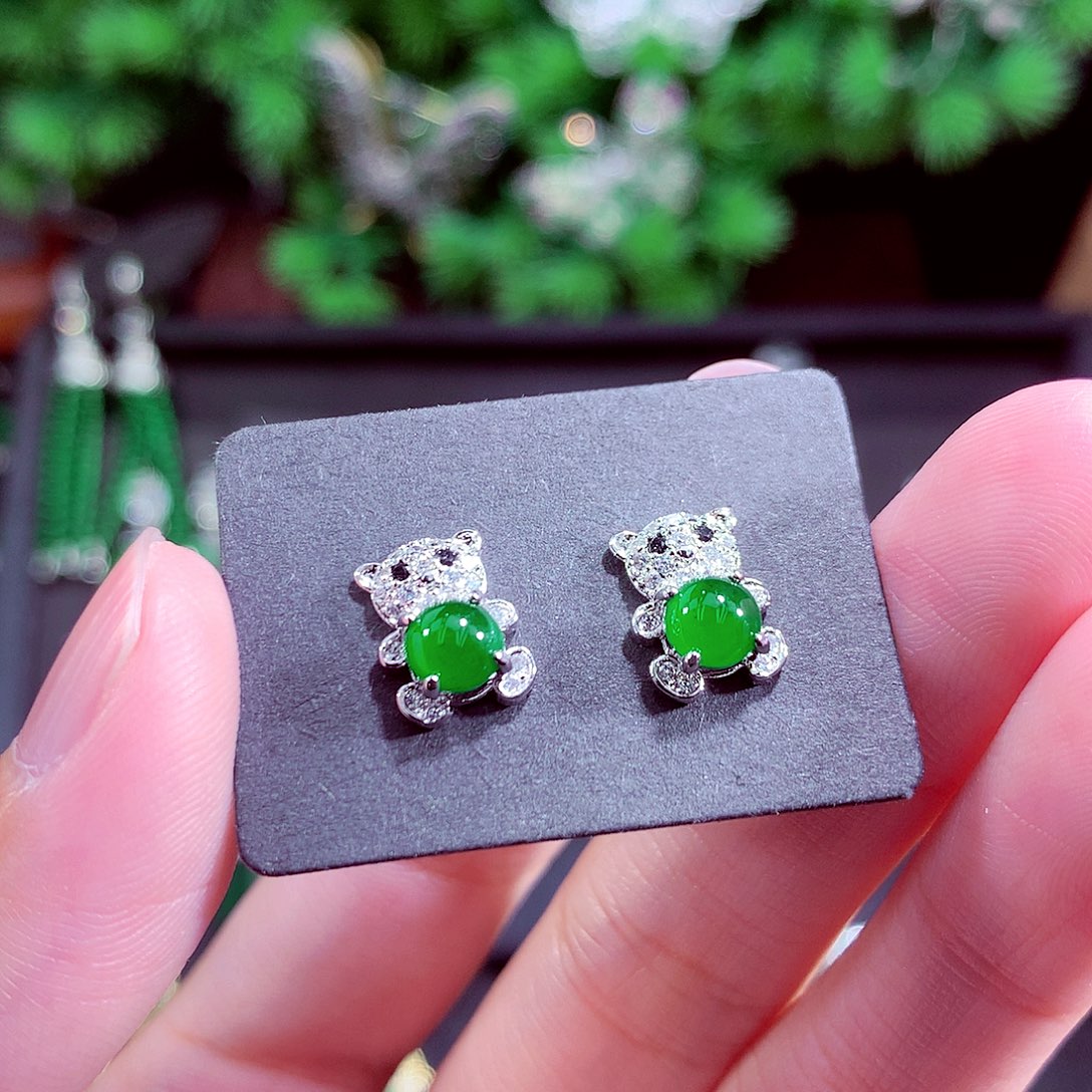 颈饰未镶嵌翡翠天然