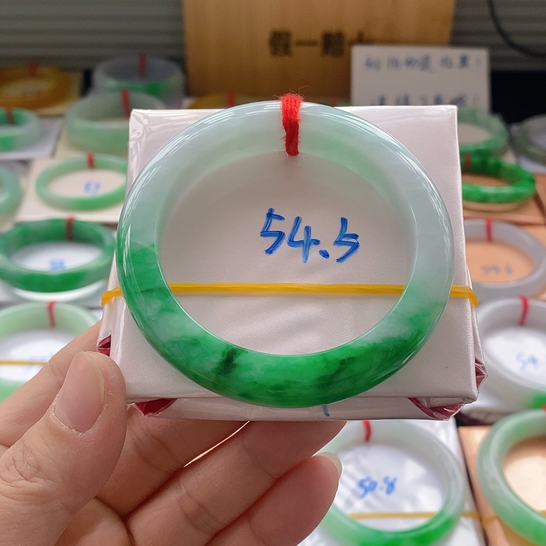 翡翠手镯未镶嵌1号