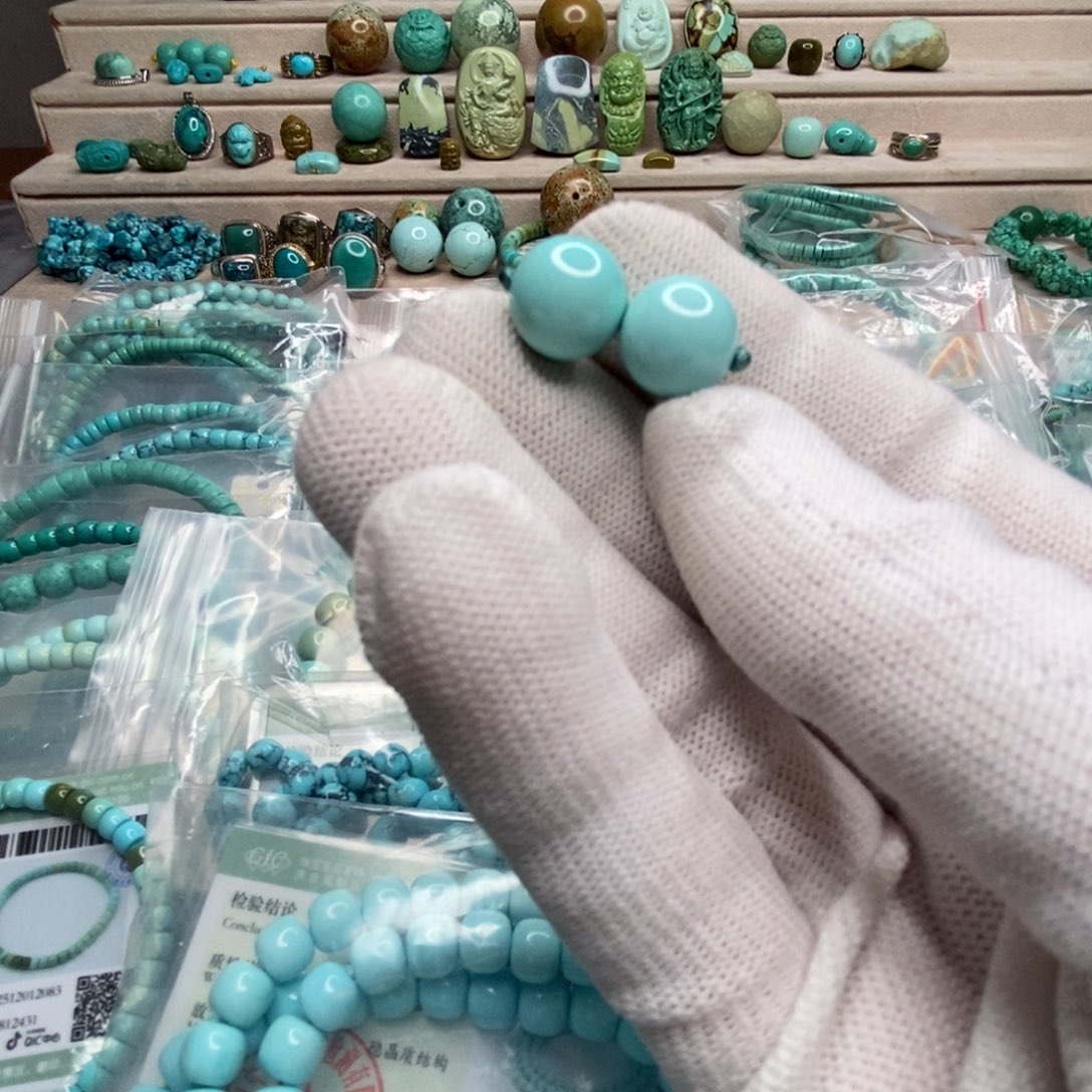 绿松石未镶嵌珠宝奇石