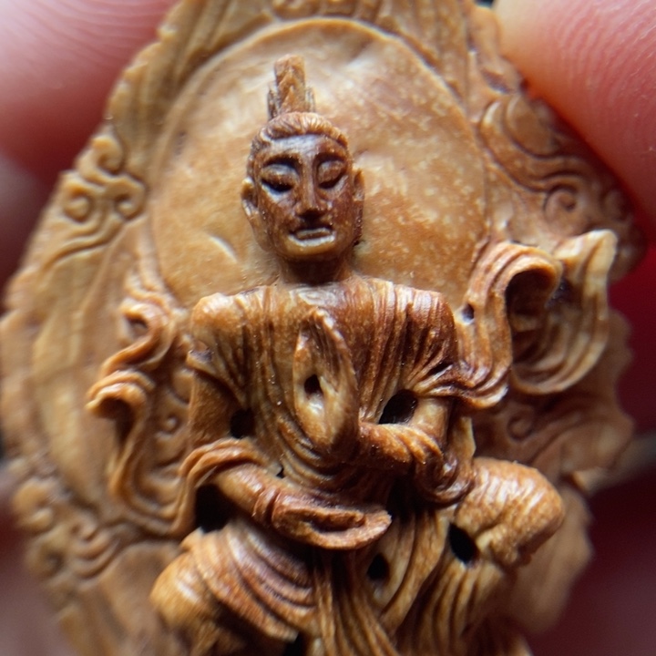 桃核纯手工浮雕观音