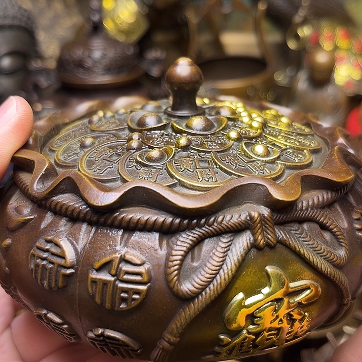 精美铜器批发档口