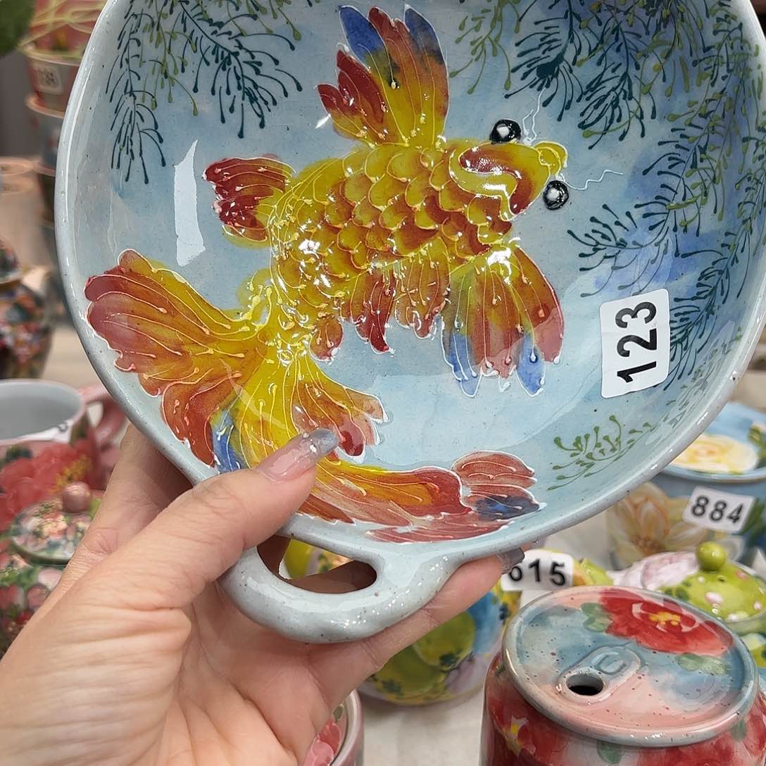 瓷片你也不要生气啦我好难受