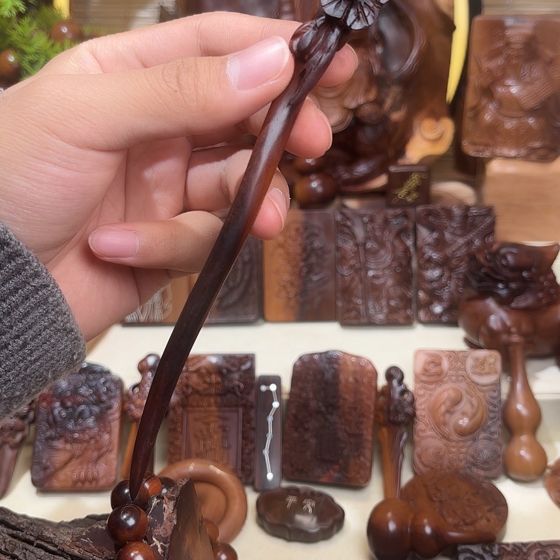嫄雷击枣木手刻发簪