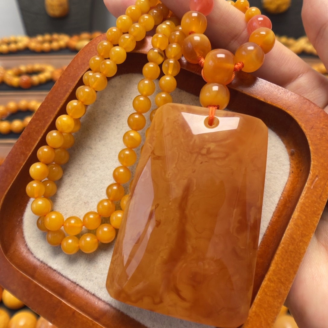 蜜蜡未镶嵌颈饰蜜蜡