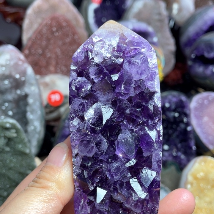 水晶摆件未镶嵌捡漏