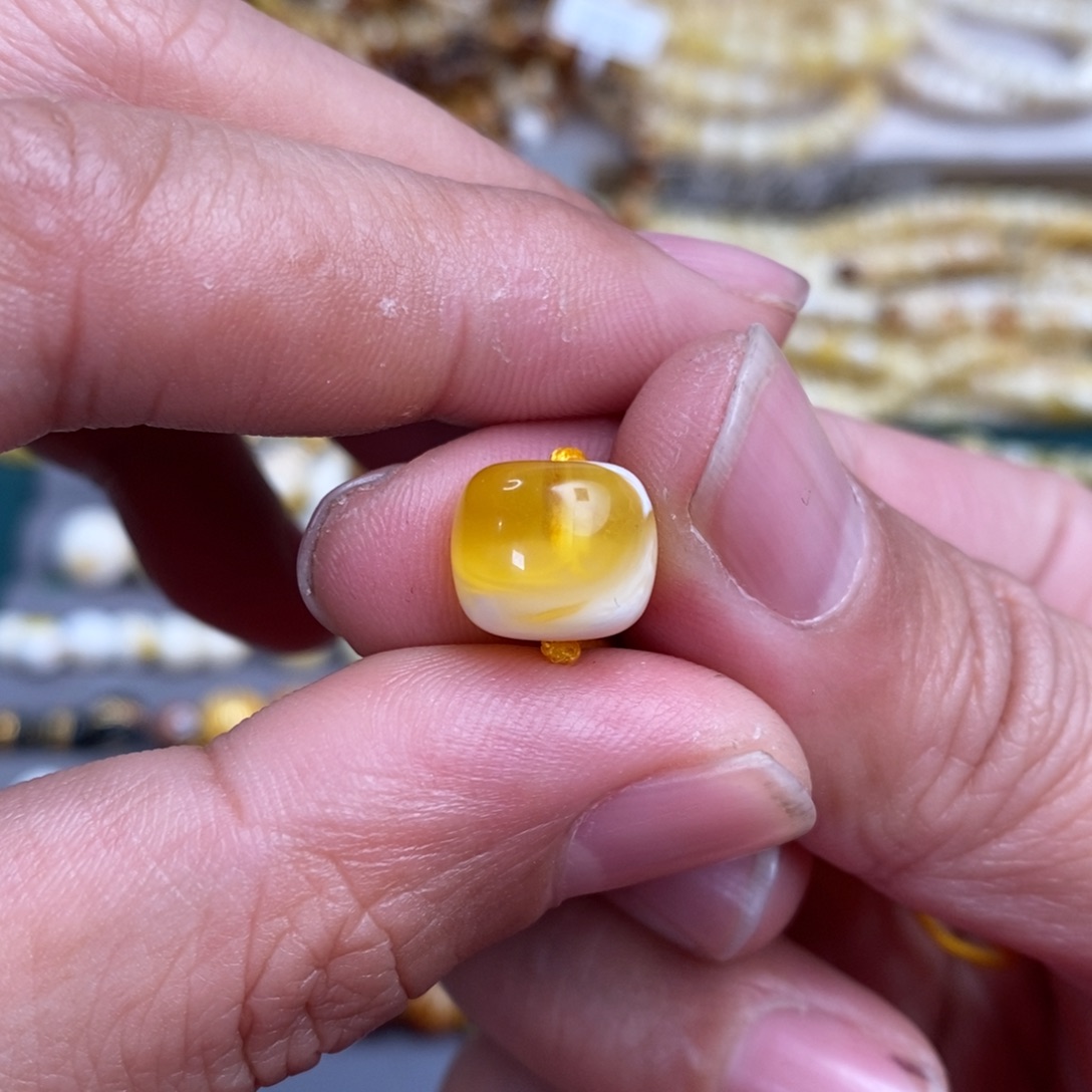 未镶嵌琥珀裸石金瓷白大眼睛老型11.8mm