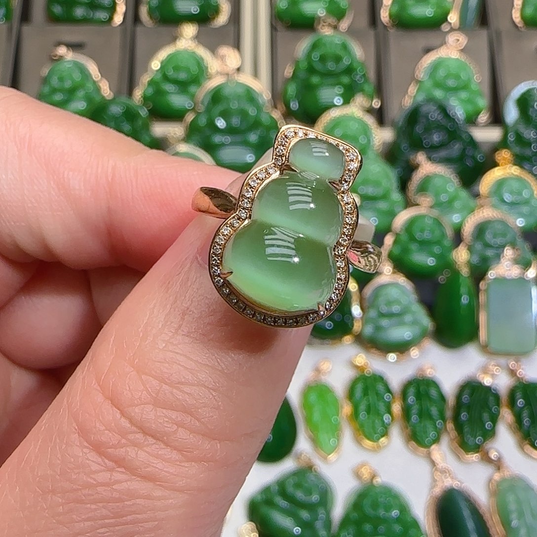 和田玉（碧玉）戒指18K金镶嵌