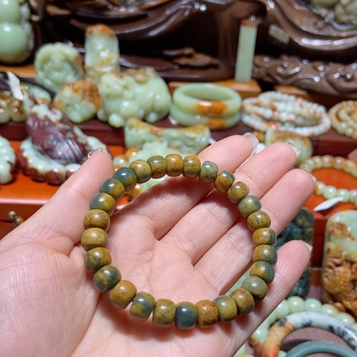 岫岩河磨玉（透闪石质玉）手链未镶嵌