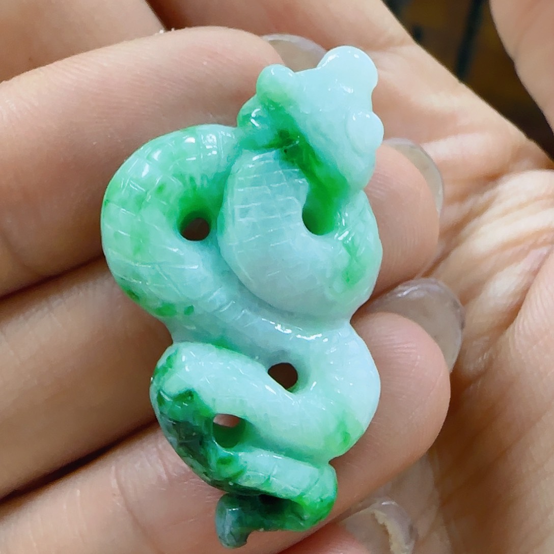 翡翠颈饰未镶嵌翡翠240