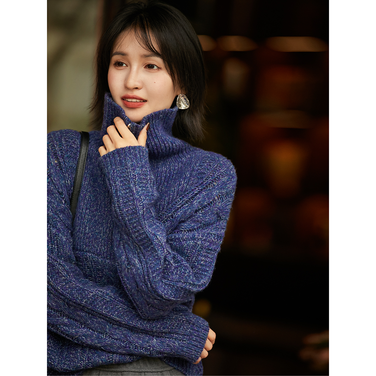 从容优雅通勤美学 重工绞花麻花纹拉链半开领针织上衣ZYB866967VG