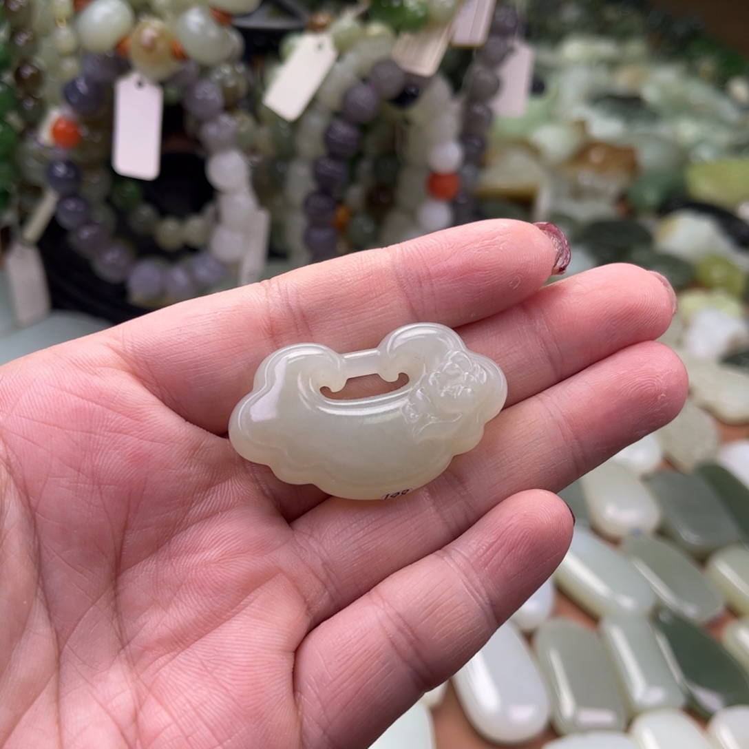 错***间和田玉未镶嵌吊坠(不含链)