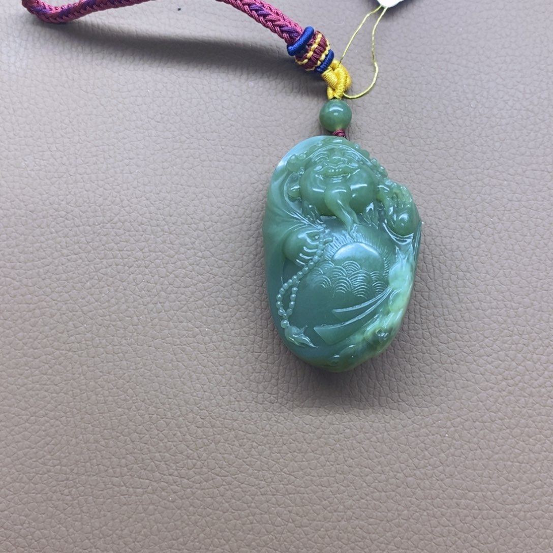 岫岩河磨玉（透闪石质玉）挂件未镶嵌不***?