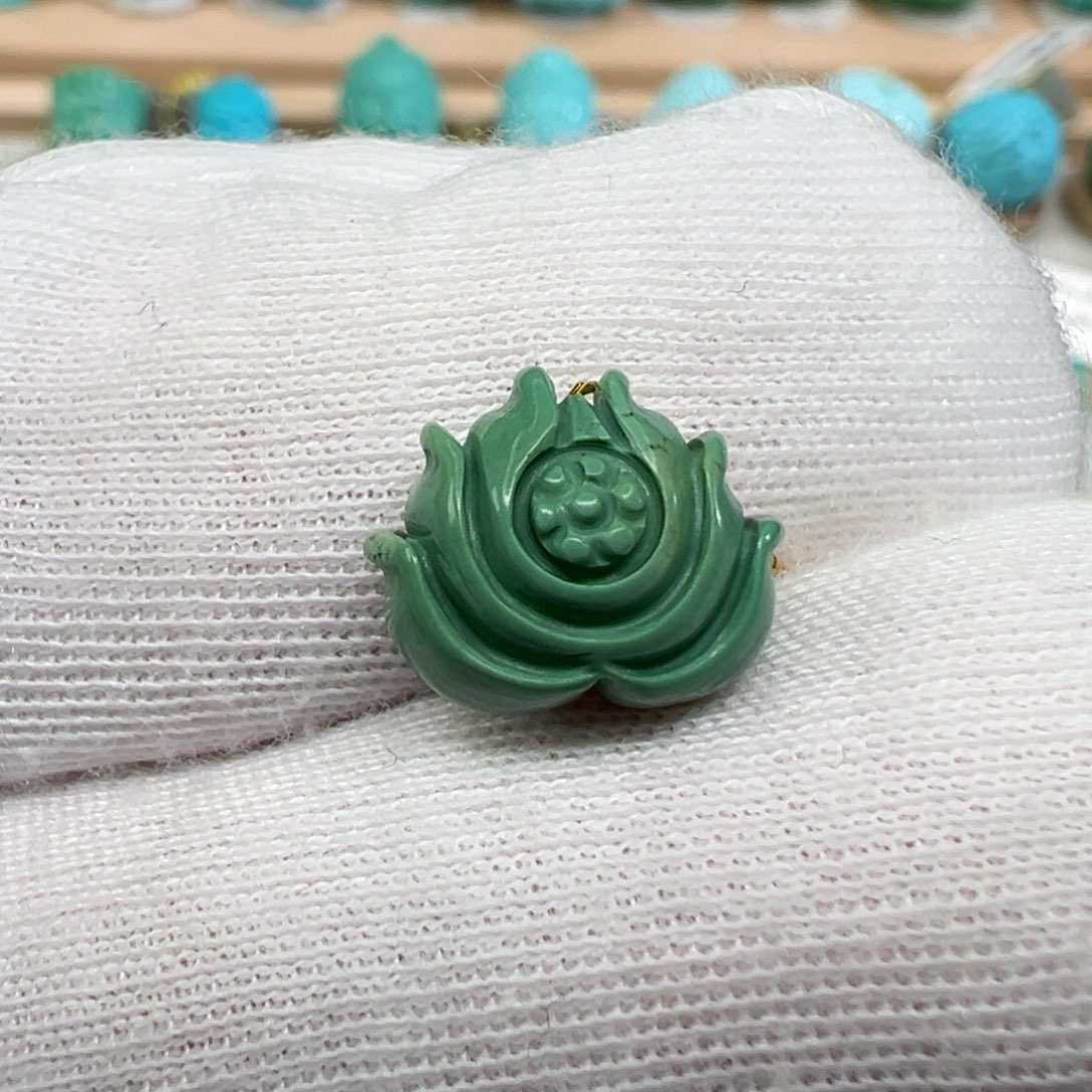 绿松石配饰未镶嵌