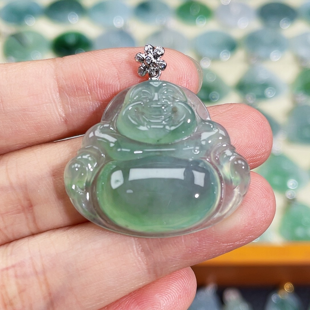 翡翠18K金镶嵌颈饰吊坠