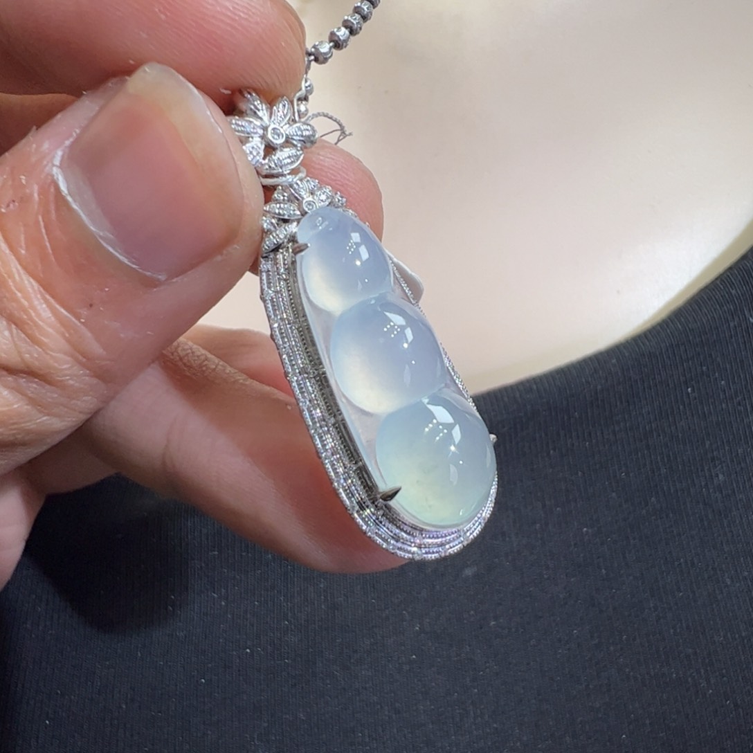 翡翠吊坠(不含链)18K金镶嵌