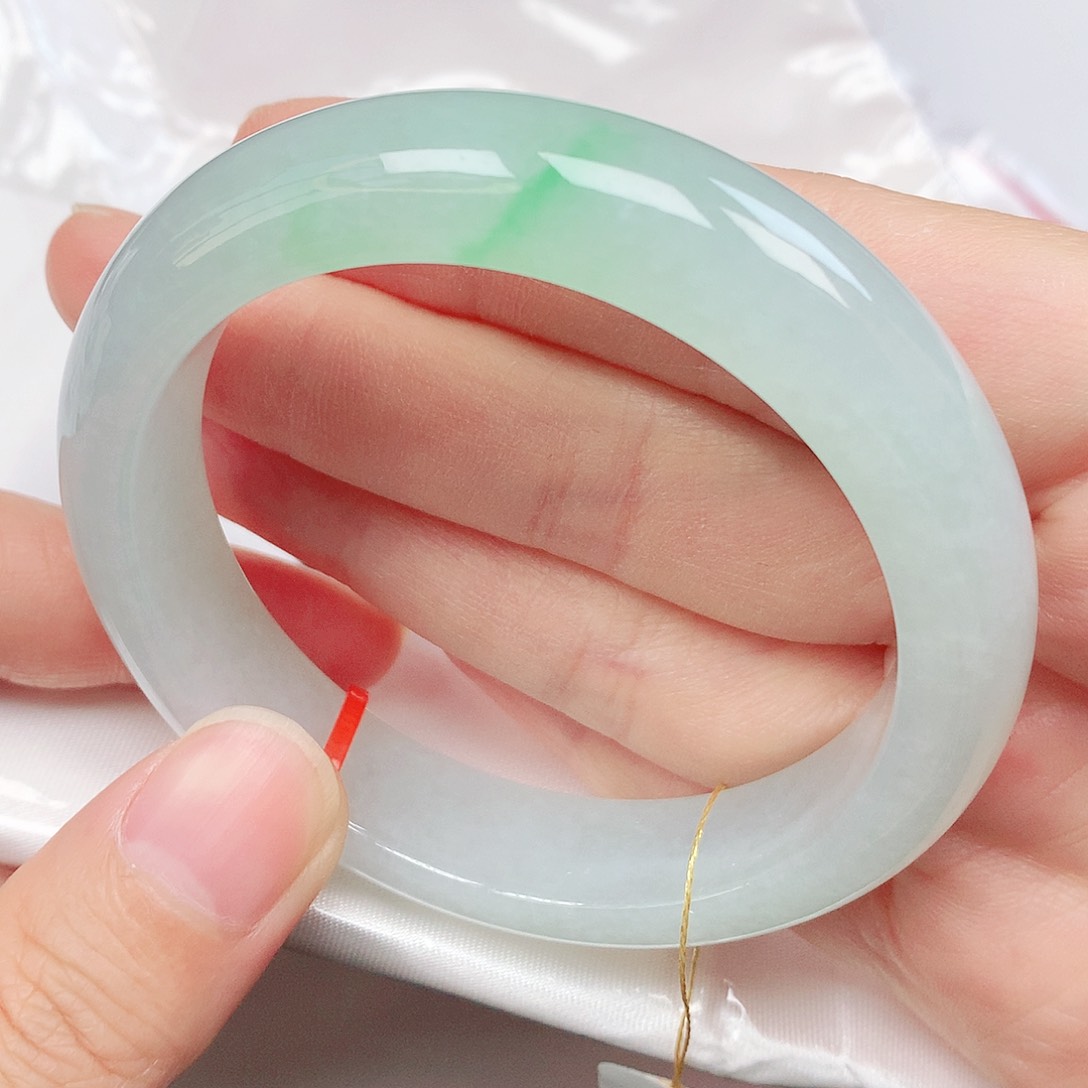 翡翠手镯未镶嵌抖音592