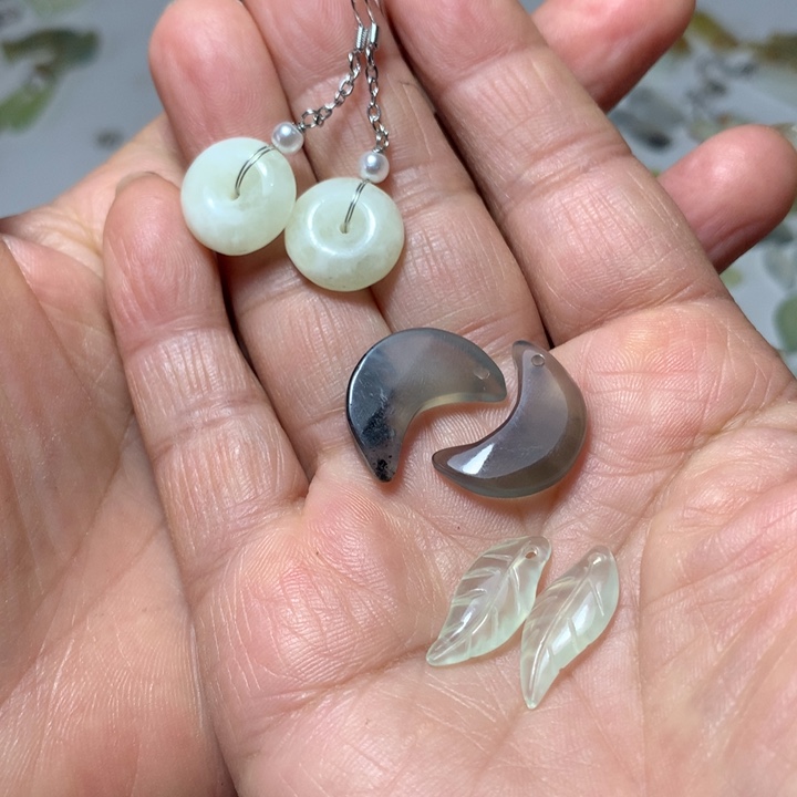 祈***烟蛇纹石玉未镶嵌耳环