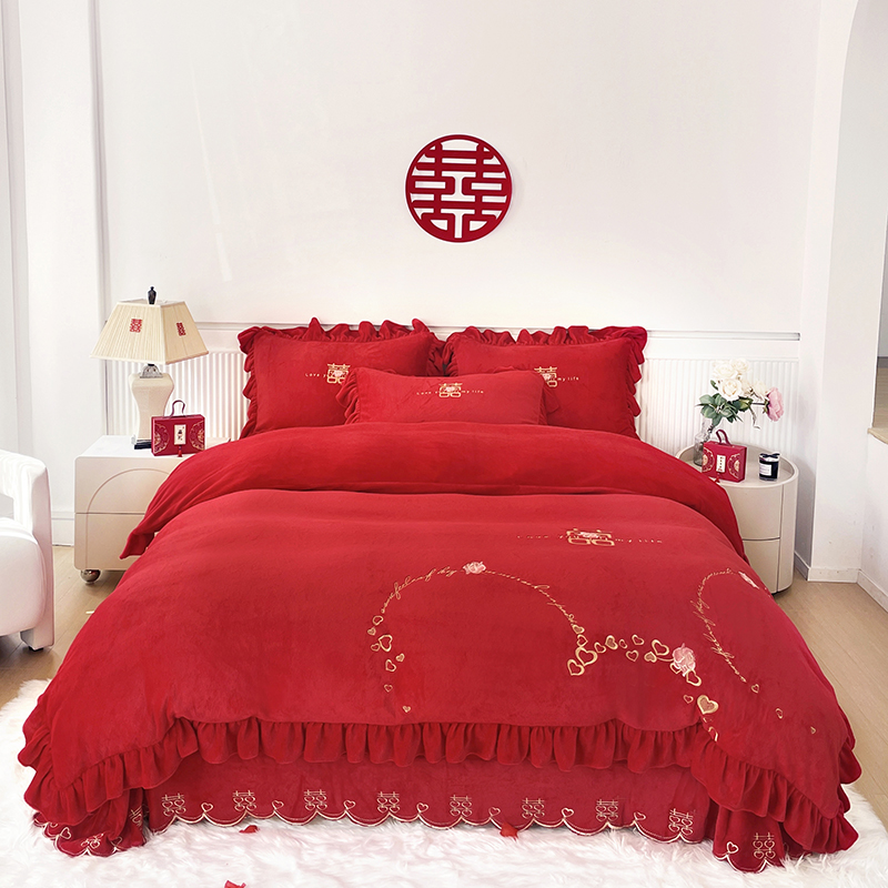 婚庆大红牛奶绒四件套重工刺绣被套带花边高端品质牛奶绒加厚保暖