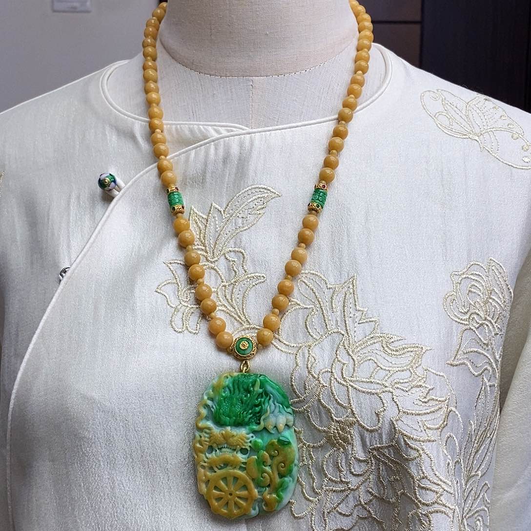 翡翠颈饰未镶嵌天然