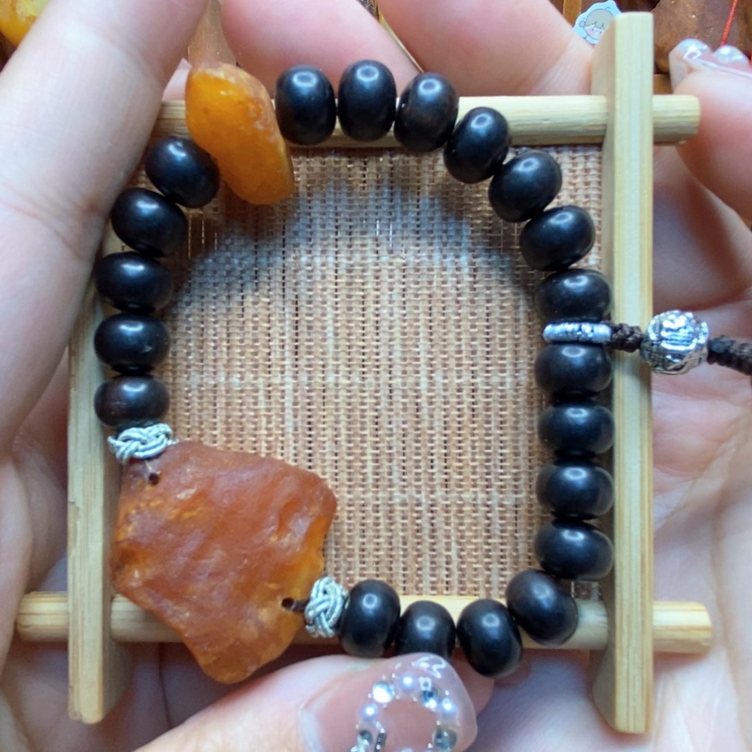 琥珀手链未镶嵌陈