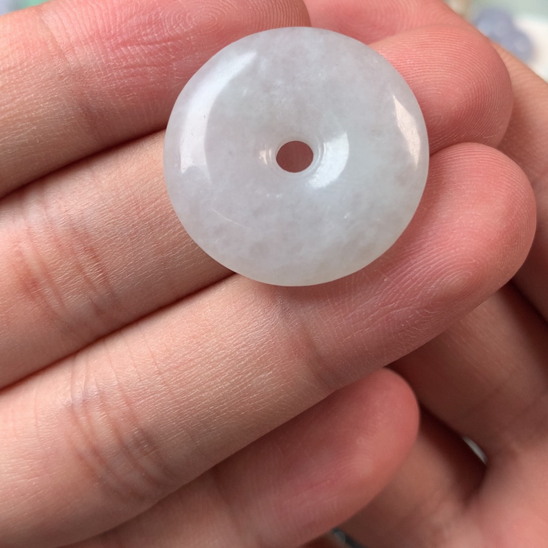 翡翠颈饰未镶嵌扣子