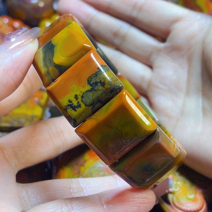 未镶嵌战国红手牌玛瑙/玉髓