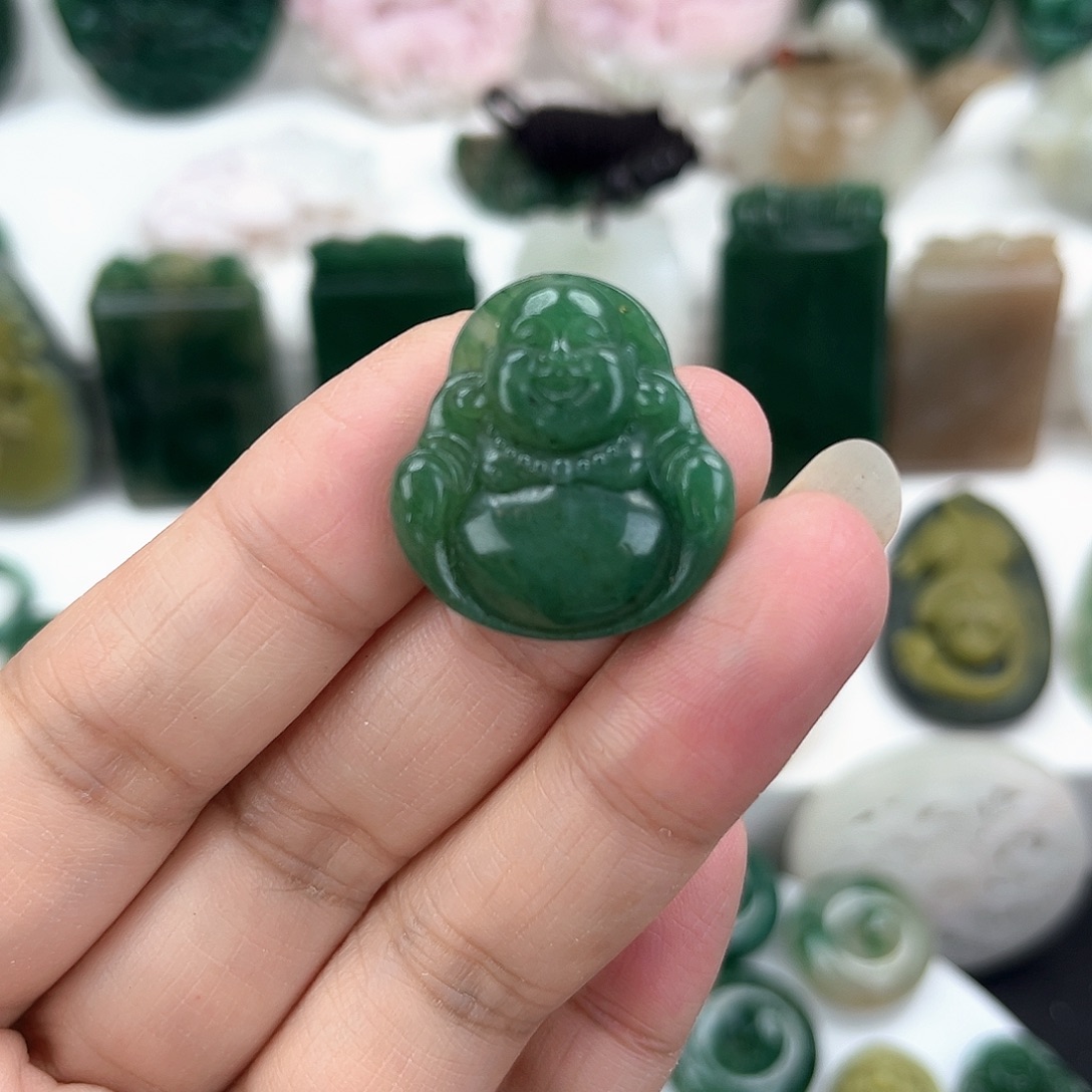 独山玉未镶嵌颈饰