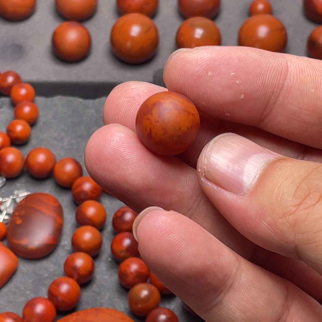 L***磊南红玛瑙珠子未镶嵌